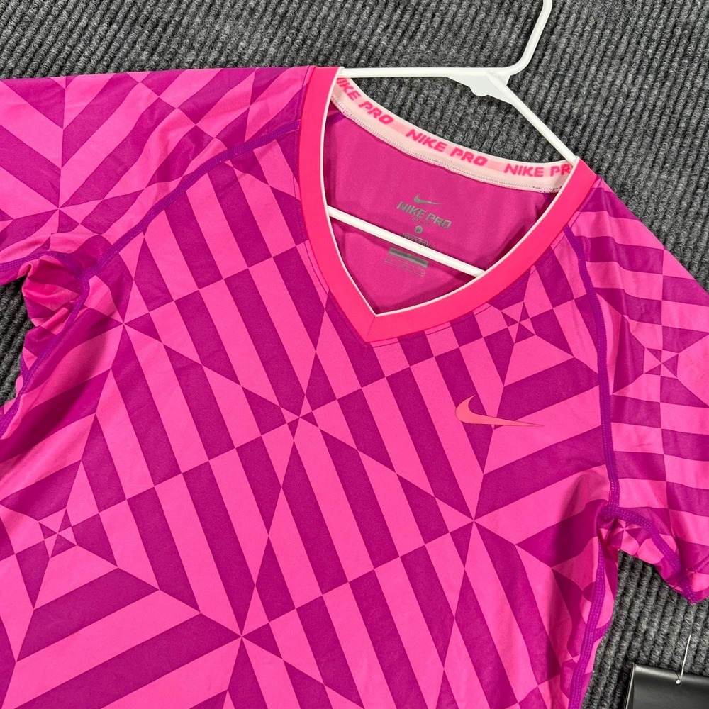 Nike Pro Fitted Shirt Womens Medium Purple Geometric Short Sleeve Workout New